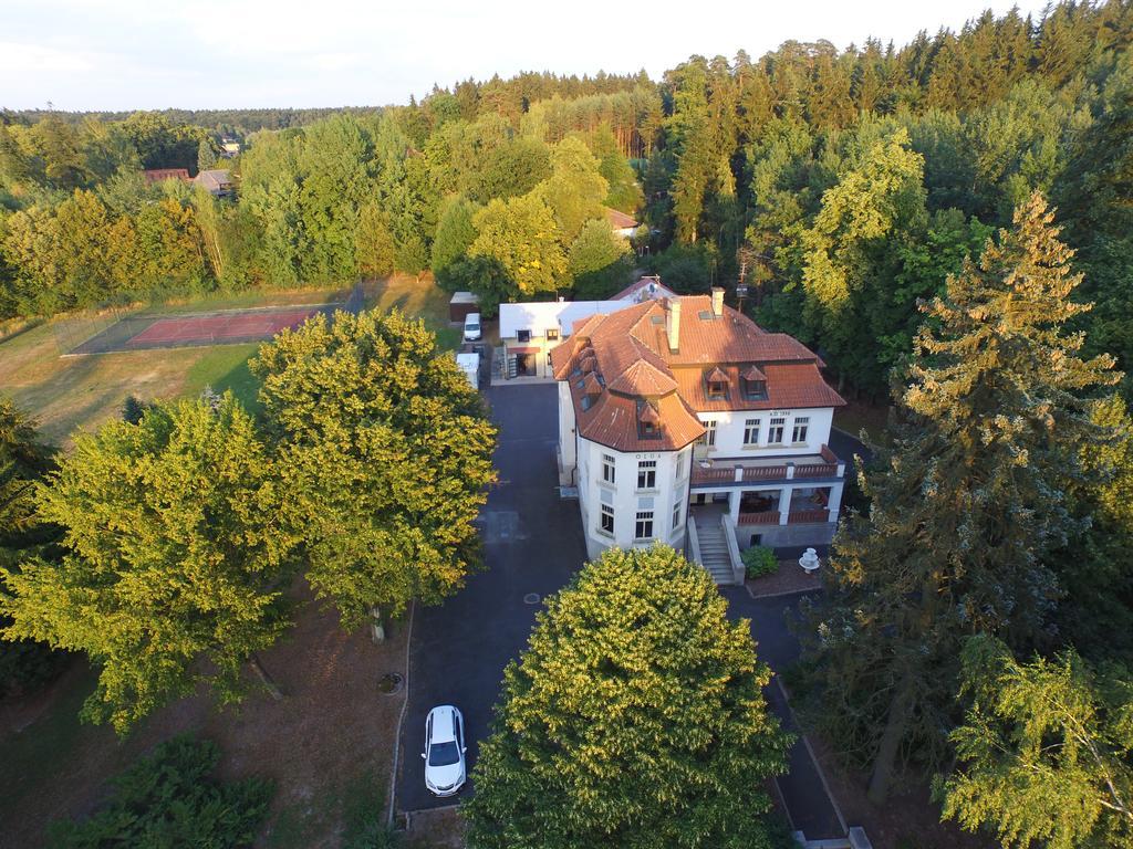 Vila Olga Jevany Bagian luar foto